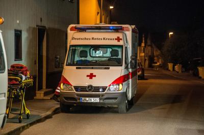 Kirchberg an der Murr: Holz vor Messie Haus in Brand, greift auf Scheune ueber